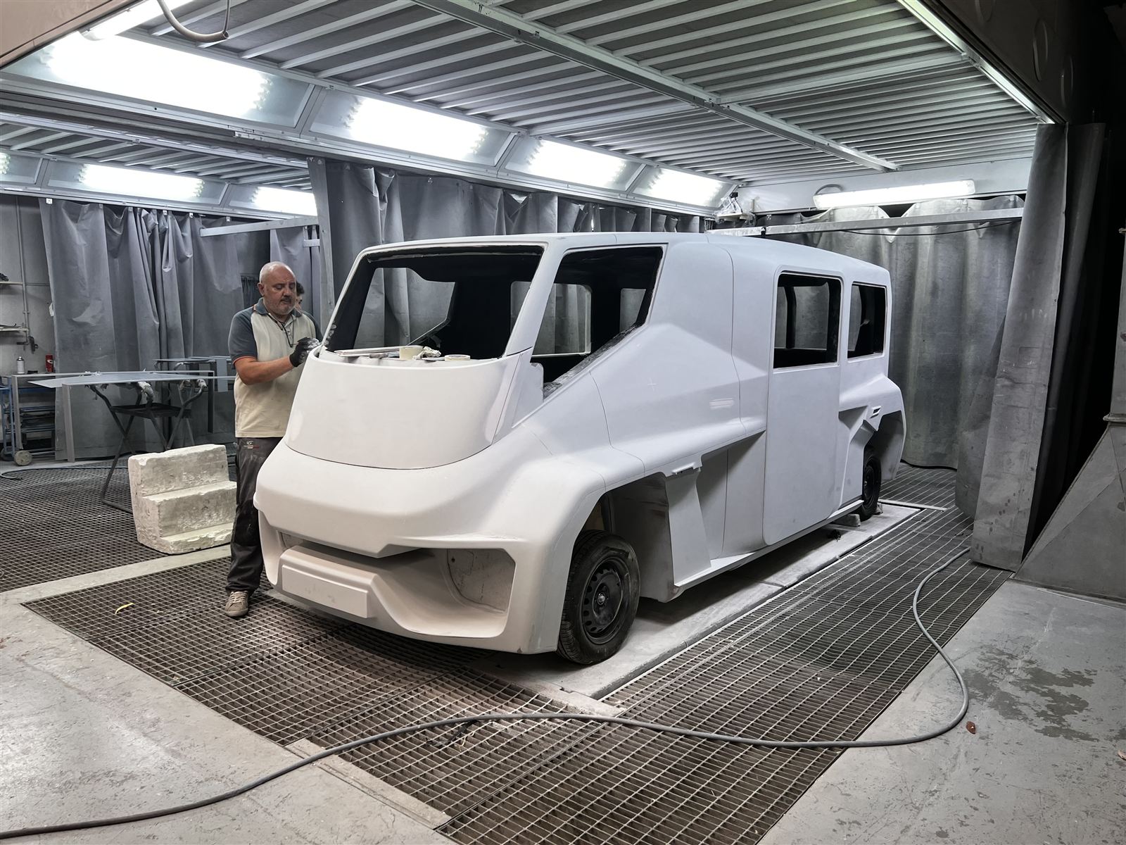Full-size body in primer