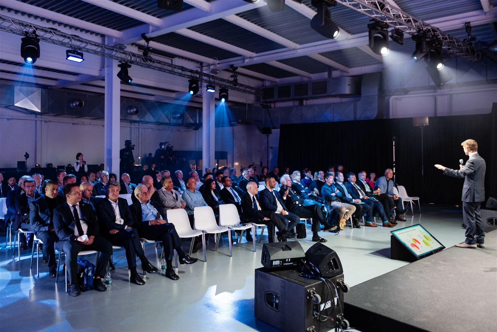 Audience at the Milan unveiling